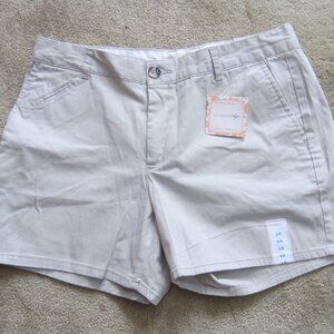 NWT DOCKERS Shorts Womens Size 10 Khaki Classic Flat Front 5 pocket button zip -